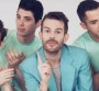 "All In The Name" : Bright Light Bright Light dans un délire disco avec Elton John