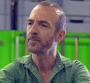 "Bien des cicatrices" : Calogero raconte son enfance dans un nouveau clip émouvant