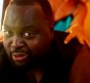 Issa Doumbia dans le clip "Kiffe en scred"