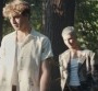 Clip "Somewhere" : Surf Mesa et Gus Dapperton victimes d'un accident de voiture