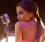 Ariana Grande rejoue Marylin Monroe (vidéo)