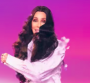 Cher lance "DJ Play a Christmas Song"