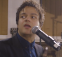 Jamie Cullum dévoile un inédit en live et son nouveau clip "Edge Of Something"