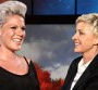 Pink chante le générique du "Ellen Show"