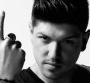 Clip de "Hello" : Quentin Mosimann relance la guerre des sexes