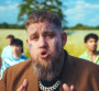 Rag'n'Bone Man : la plus belle voix de l'Angleterre revient avec "What Do You Believe...