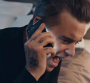 Clip "Mixed Signals" : Robbie Williams face à une dangereuse séduction