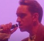 Oliver Sim de The xx en solo : le clip de "Fruit"