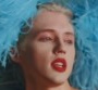 Troye Sivan haut en couleurs dans "Bloom"