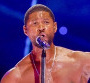 Usher met le feu au Super Bowl