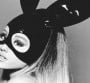 Ariana Grande sensuelle sur "Be Alright"
