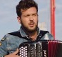 Claudio Capéo enchaîne avec "Dis-le moi"