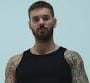 "Plus rien à sauver" : M. Pokora en pleine rupture dans son nouveau clip "Reflet"