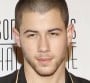 Nick Jonas se lance dans une partie de "Jumanji"