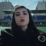 Hoshi dégaine son nouveau clip "Bonjour docteur"