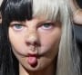 Sia : une nouvelle version pour "Move Your Body"