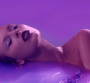 Taylor Swift dans la chaleur de la nuit pour son nouveau clip "Lavender Haze"