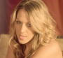 Colbie Caillat brille plus que le soleil