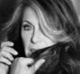 Julie Pietri annonce son nouvel album "Origami" avec le single "Les hommes qui pleurent"