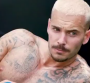M. Pokora exhibe ses muscles (vidéo)