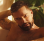 Clip "Otra Noche en L.A." : Ricky Martin se lamente et fait grimper la température