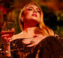 Adele médite sur l'eau dans "I Drink Wine", son nouveau clip glamour