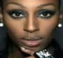 Alexandra Burke présente (enfin) son "Elephant"