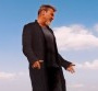 Clip "L'avenir" : Florent Pagny lance un message de paix dans le ciel