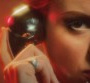 Clip de "Kiss And Not Tell" : La Roux décroche le téléphone rose
