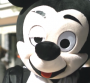 Naive New Beaters délire avec Mickey Mouse dans le clip "Shit Happens"