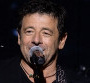 Patrick Bruel dévoile "J'avance", écrit par Hoshi