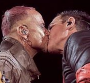 Rammstein : un baiser pour dénoncer l'homophobie