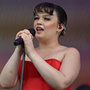 Lola Young donne de ses nouvelles