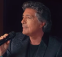 Clip "Jamais sans toi" : Frédéric François fait une déclaration d'amour au public