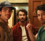 Les Jonas Brothers s'envolent avec "Wings", premier extrait funky de leur nouvel...