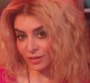 Clip "Tout est plus pop" : Julie Zenatti remonte le temps en musique
