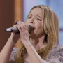 Hélène Rollès chante "Beauty and the Beast" avec John Legend