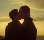 Clip de "Every Breaking Wave" : U2 raconte une histoire d'amour sur fond de guerre...