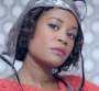 FM Laeti dans une salle de bain pour son clip "Gimme Love and Truth"