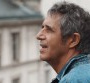 Clip "Mon refuge" : Julien Clerc part en voyage dans les airs
