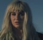 Kesha signe un "Hymn" : regardez !