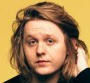 Lewis Capaldi séduit avec "Someone You Loved"