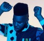 MNEK : danse et vibe 90's pour "The Rythm"