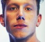 Erik Hassle explose avec "No Words", un single pop et funk ébouriffant