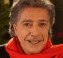 Frédéric François reprend "Petit Papa Noël" avec des enfants dans un clip féerique