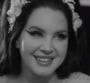 Lana Del Rey joue la star glamour dans le clip magnifique "Candy Necklace"