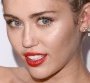 Miley Cyrus de retour avec "Teardrop" : écoutez