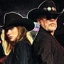 "C'est la première fois" : Pascal Obispo et Laura Smet réunis pour un clip hommage...