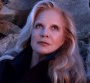 Clip "Les vents contraires" : Sylvie Vartan sur la plage avec sa petite-fille Ilona...