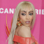 Canneseries 2022 : les stars défilent sur le tapis rouge (PHOTOS)
